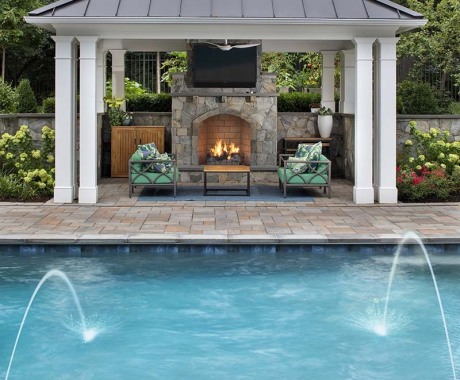 Landscape Fireplace Feature in Leesburg Va